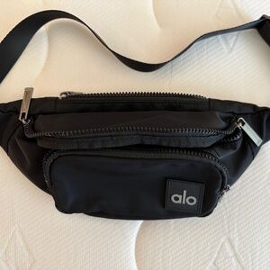 alo belt bag